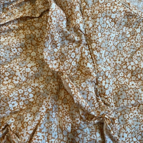 Universal Thread Blouse - Picture 2 of 3